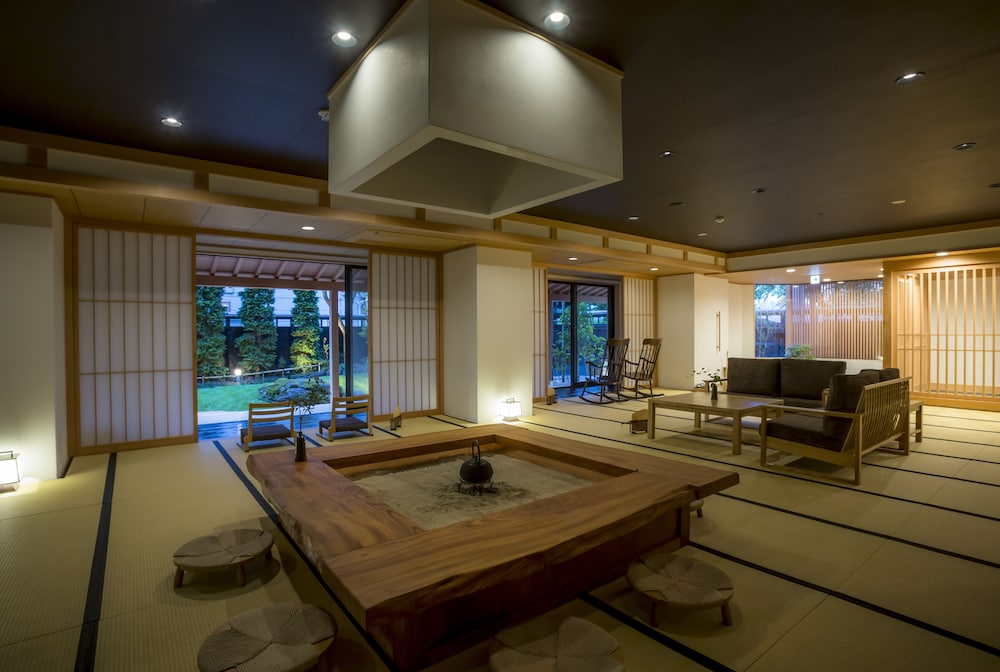 sui suwako