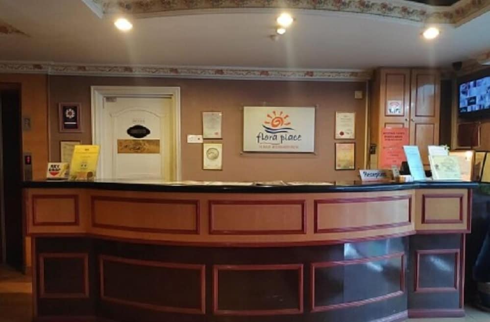 flora place hotel