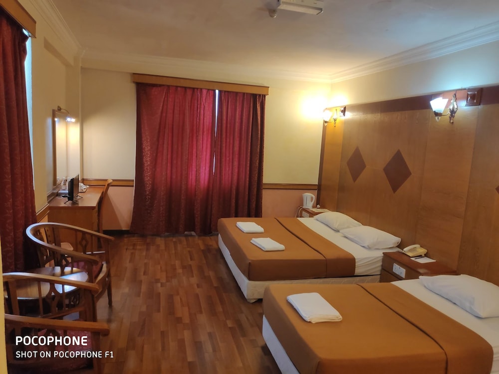 flora place hotel
