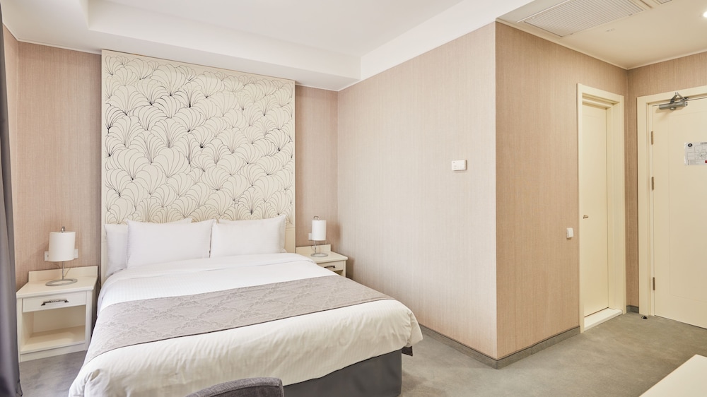 gallery palace hotel