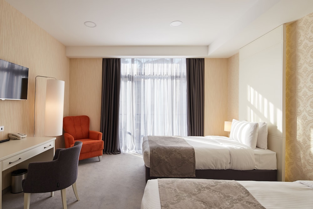 gallery palace hotel