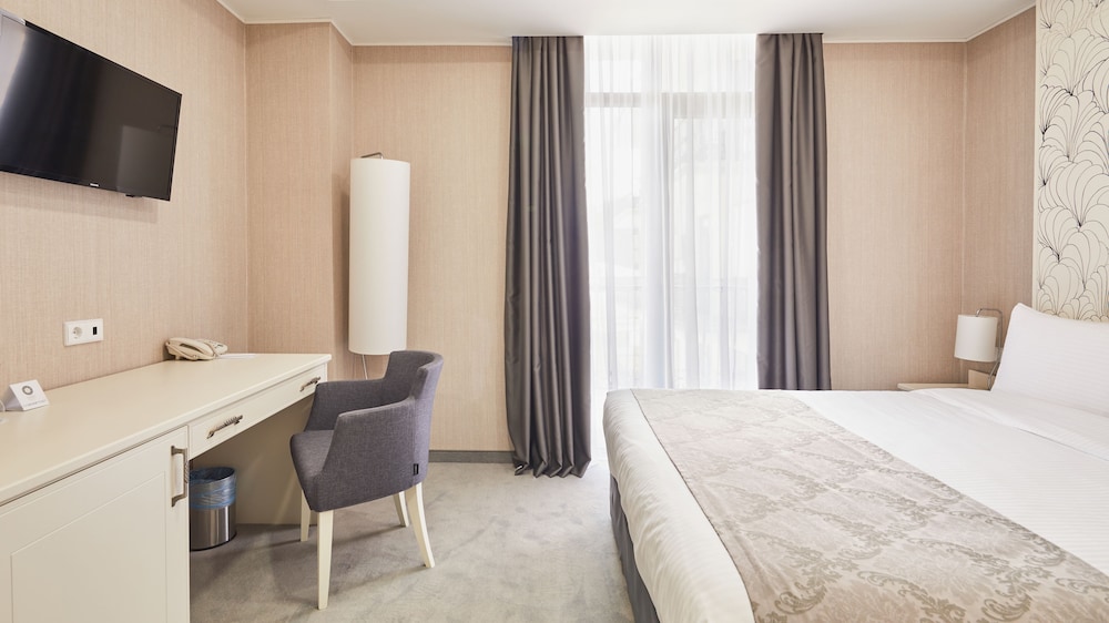 gallery palace hotel