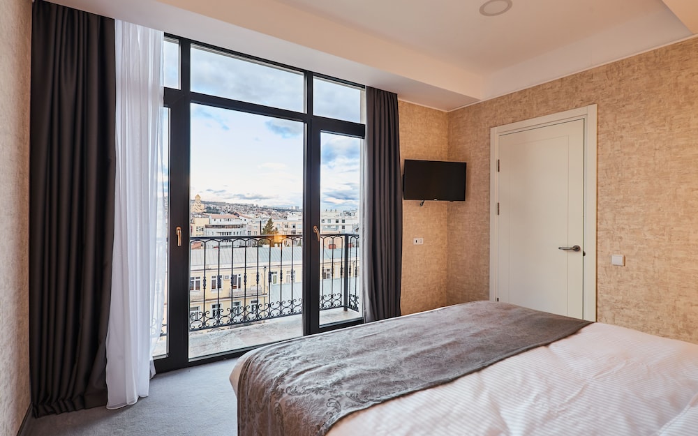 gallery palace hotel