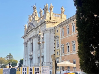 domus romana b and b