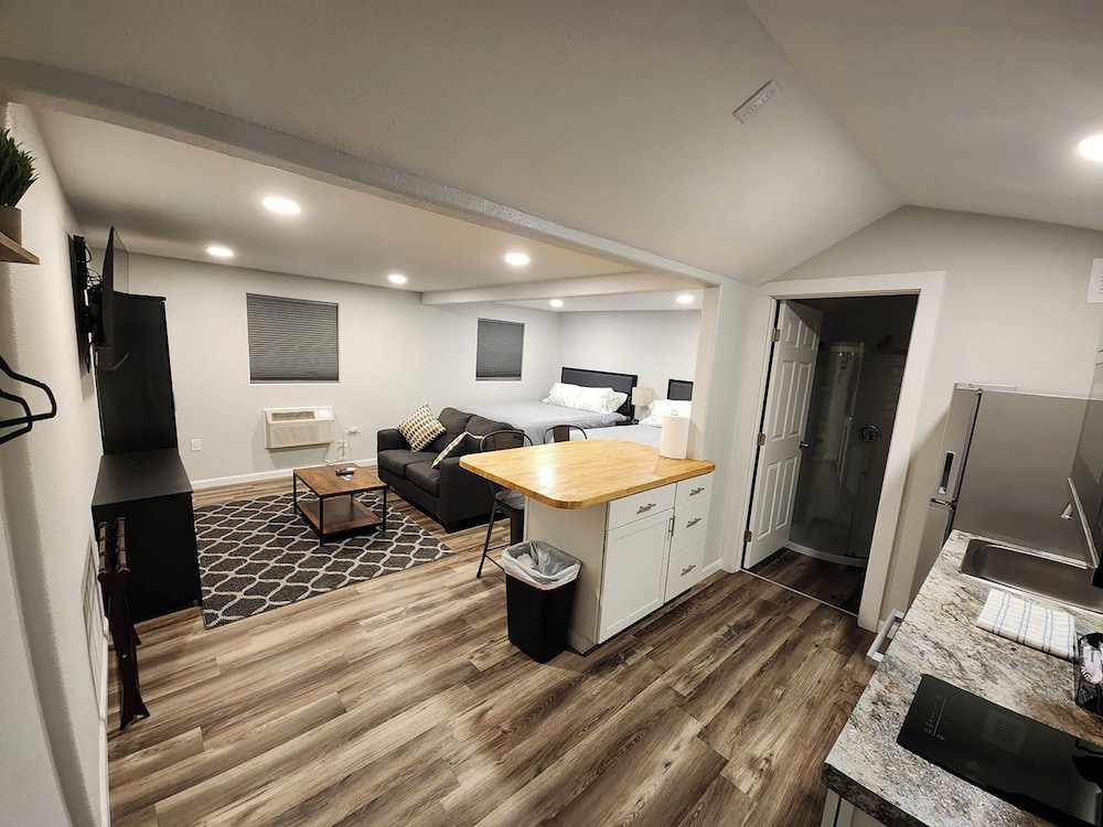 silver moon motel and suites