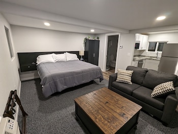 silver moon motel and suites