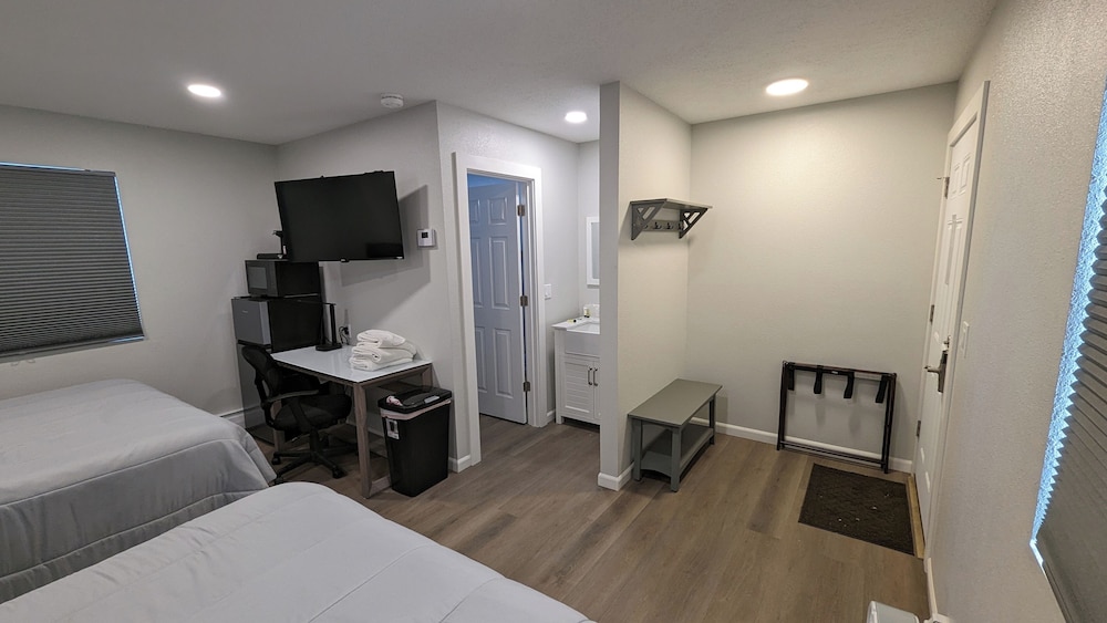 silver moon motel and suites