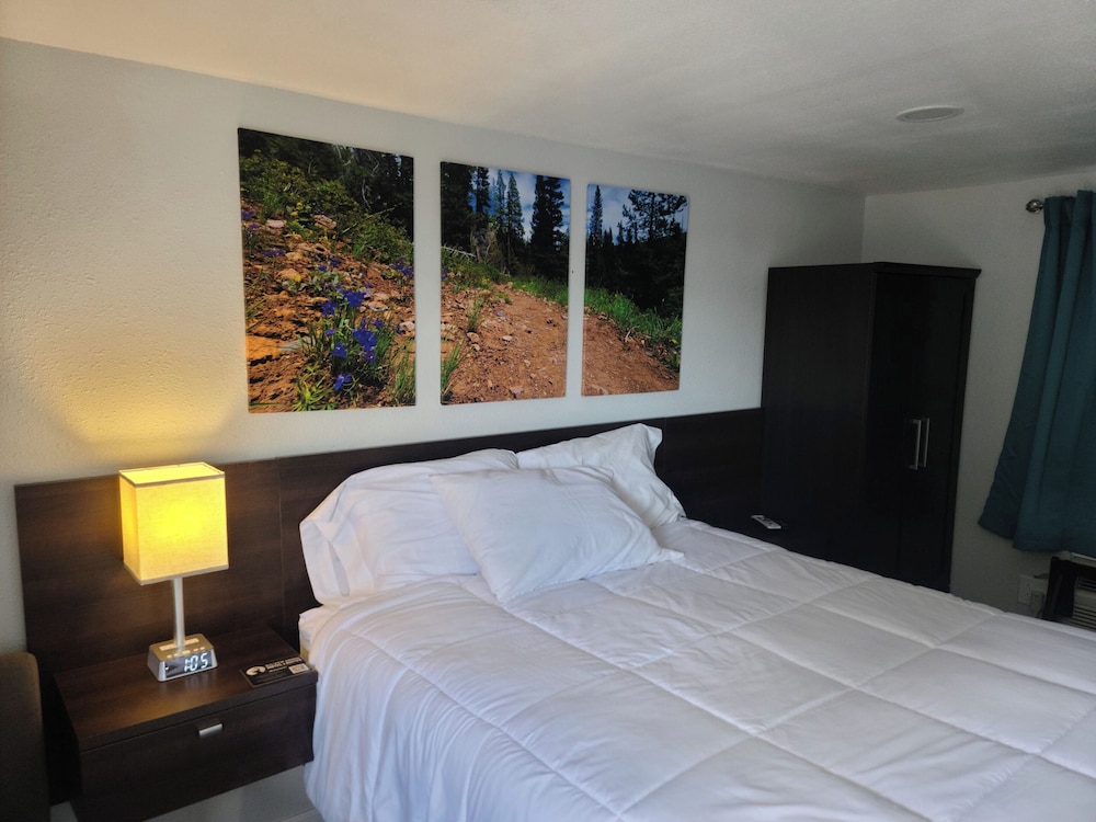 silver moon motel and suites