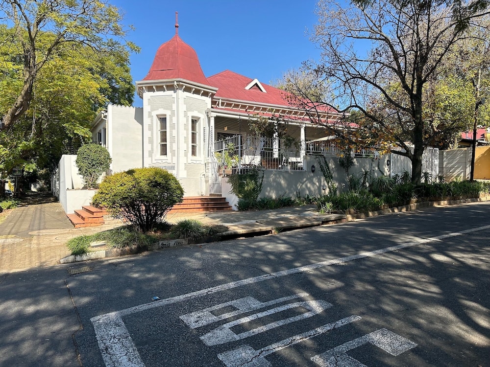 melville turret guesthouse