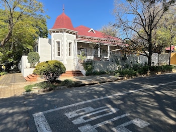 melville turret guesthouse