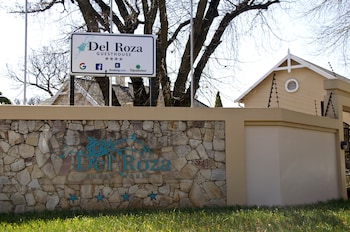 del roza guest house