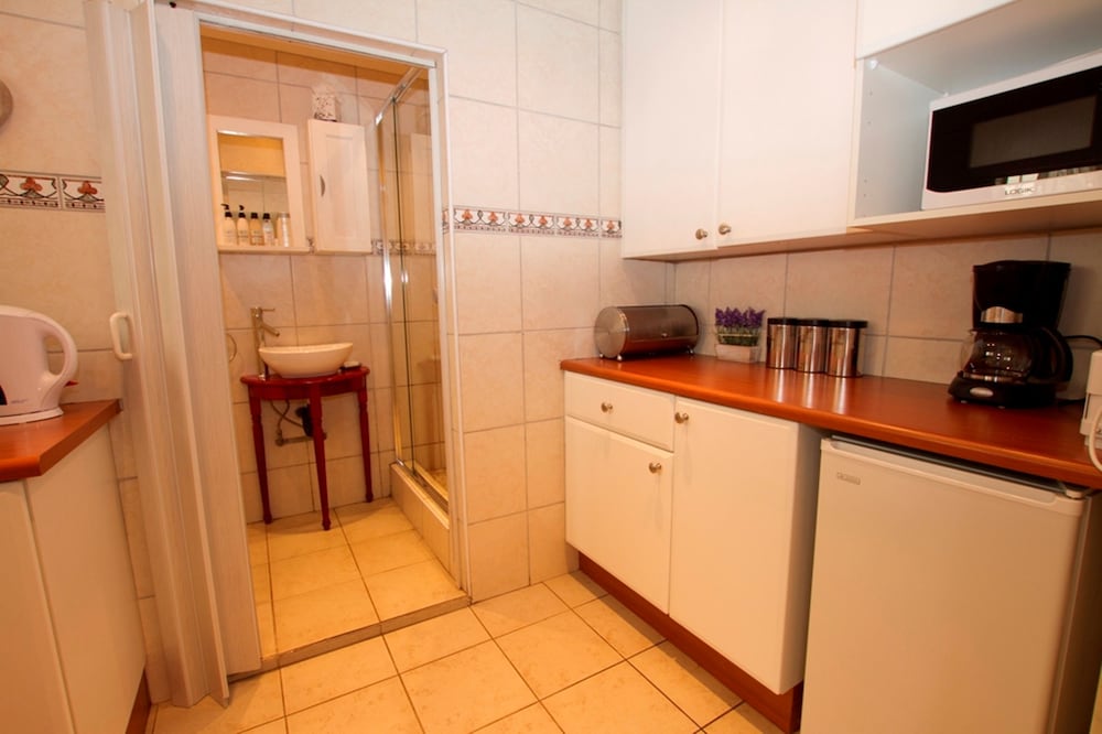 arum place guest house