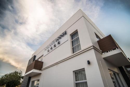 adelante lodge
