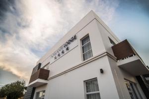adelante lodge