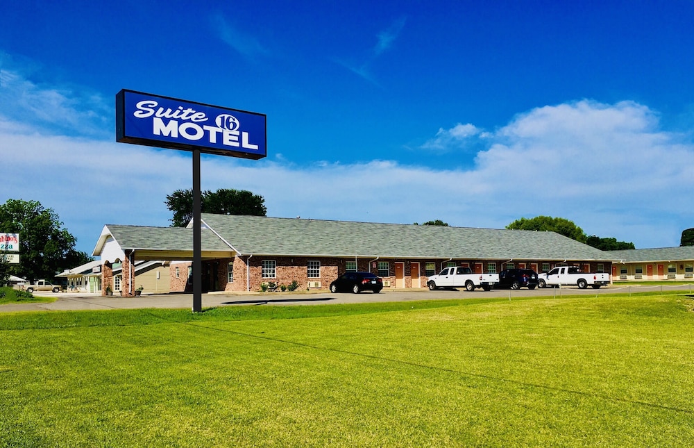 suite 16 motel