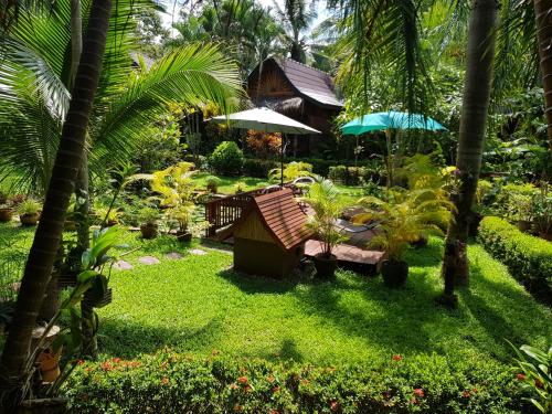 thongbay guesthouse luang prabang