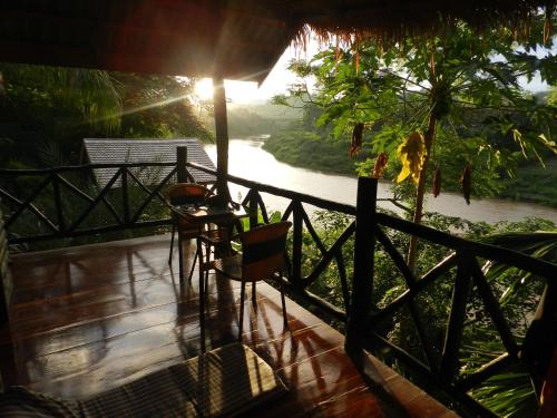 thongbay guesthouse luang prabang