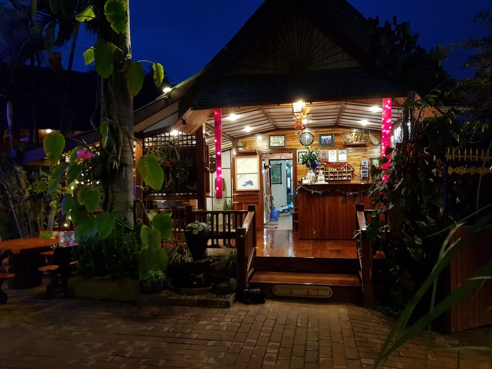 thongbay guesthouse luang prabang