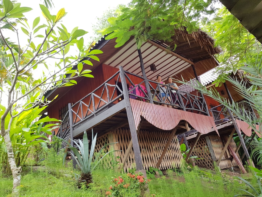 thongbay guesthouse luang prabang