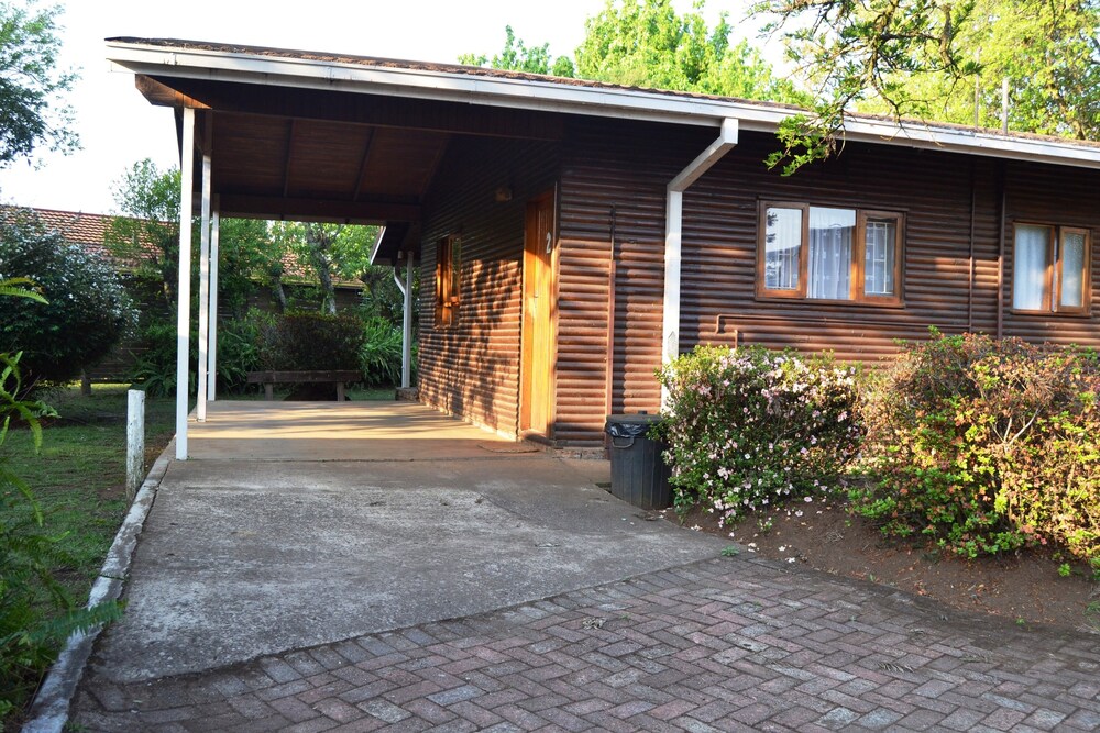 log cabin and settlers village