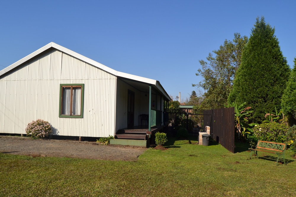 log cabin and settlers village