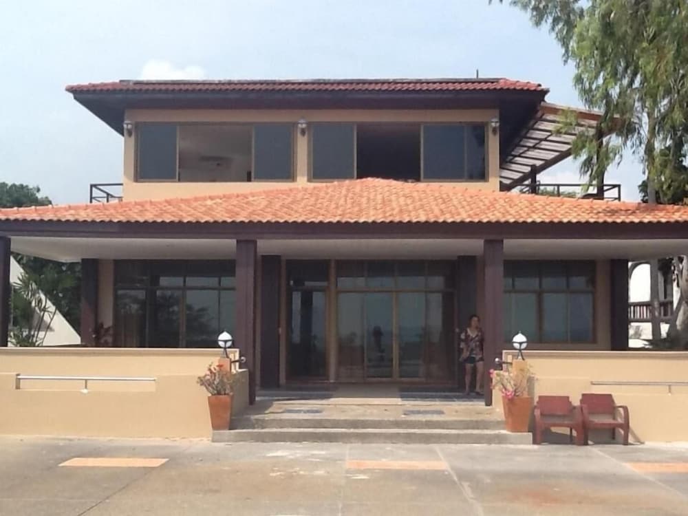 sea breeze guest house