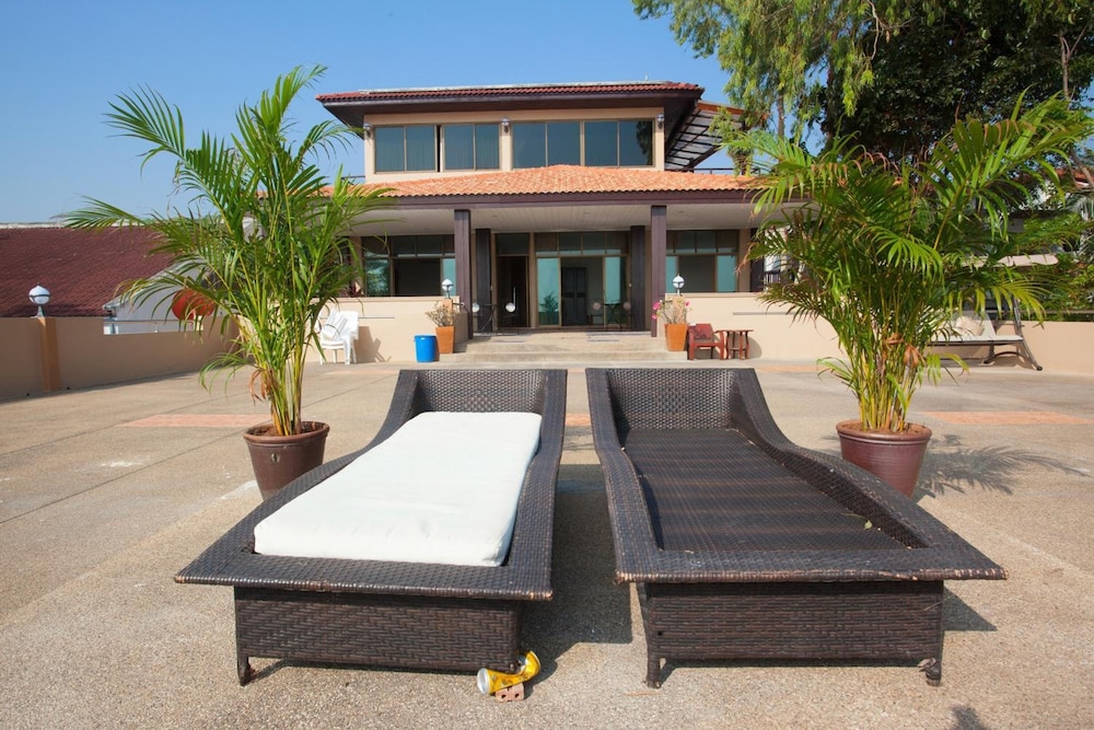 sea breeze guest house