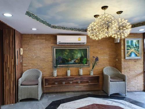 the montana lodge sathorn