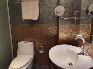 the montana lodge sathorn