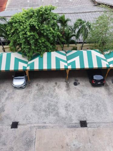 the montana lodge sathorn