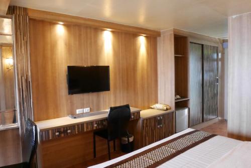 the montana lodge sathorn