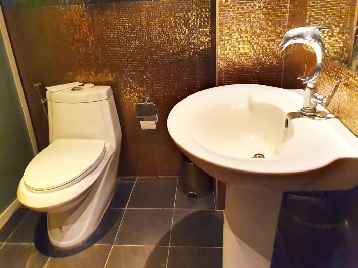 the montana lodge sathorn