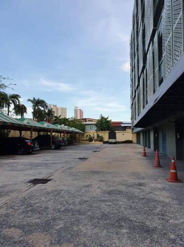 the montana lodge sathorn