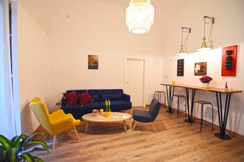 Bandb Sunrise,Near Royal Palace,3 star