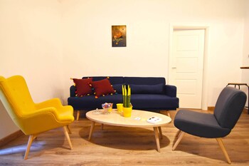 Bandb Sunrise,Near Royal Palace,3 star