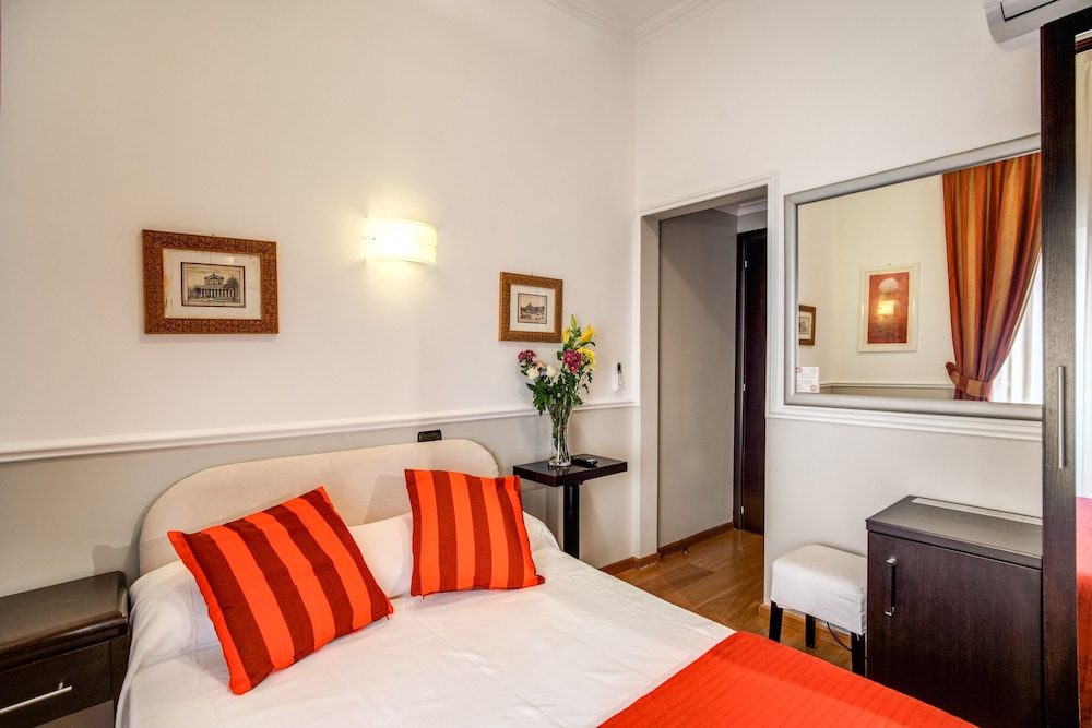 everest inn rome