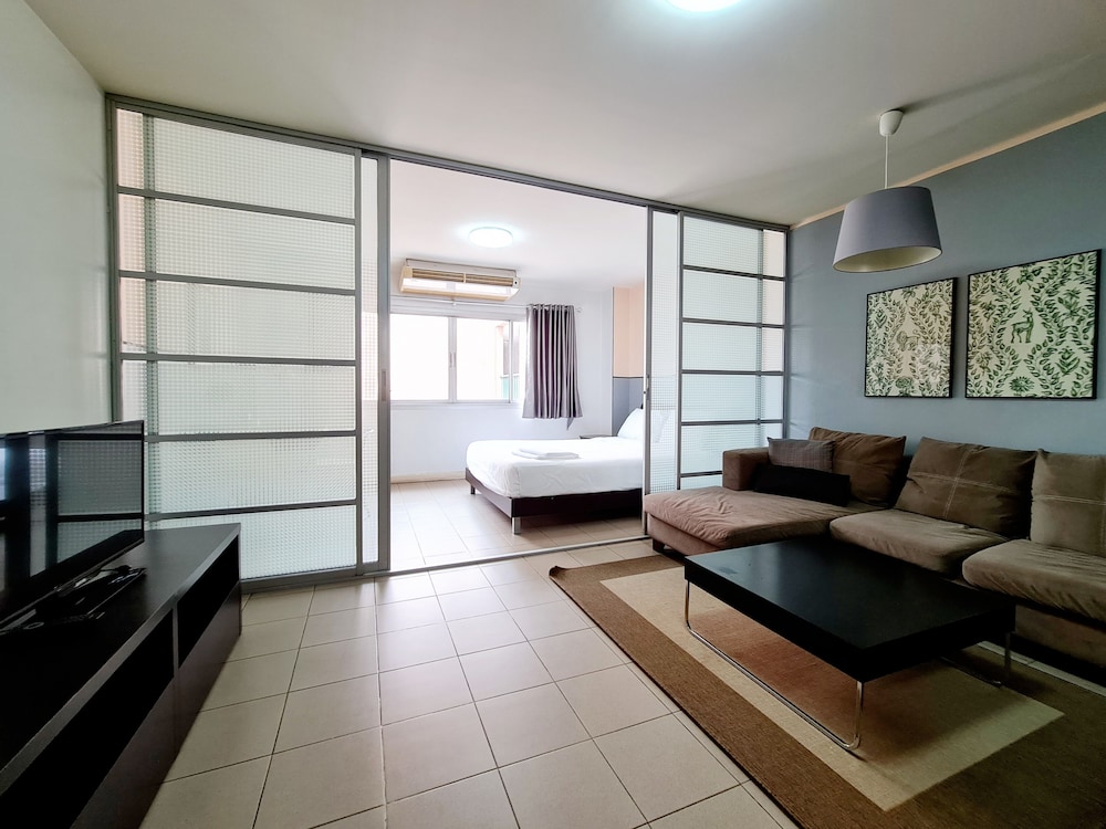 sathorn terrace apartment
