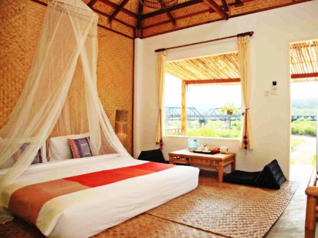 him naam pai resort