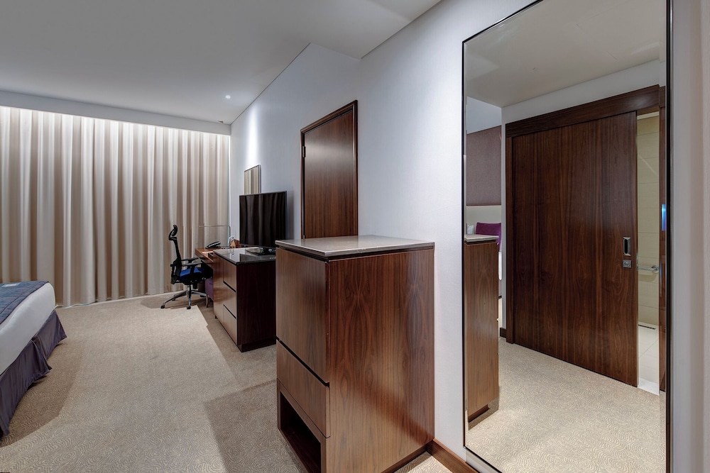 crowne plaza muscat ocec by ihg