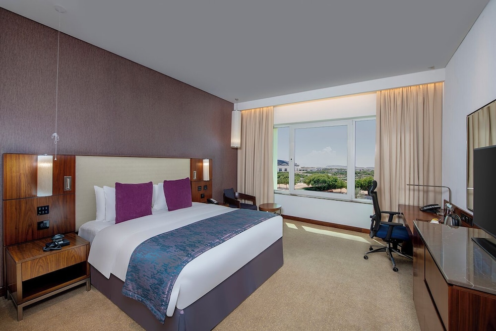 crowne plaza muscat ocec by ihg