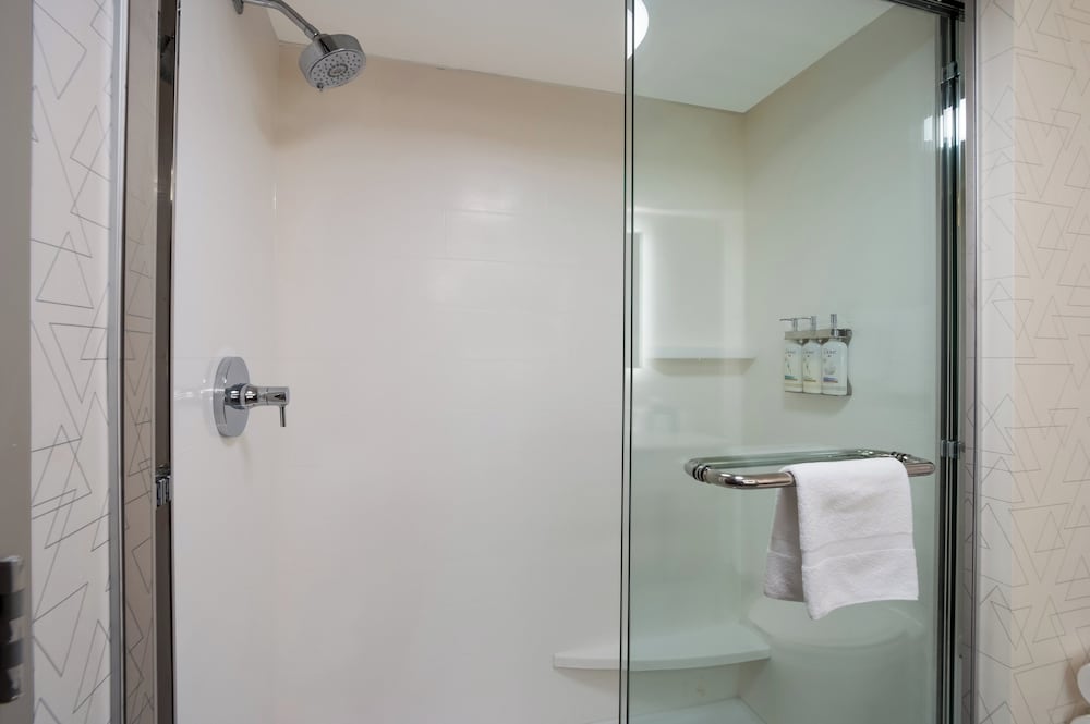 holiday inn express and suites lexington by ihg