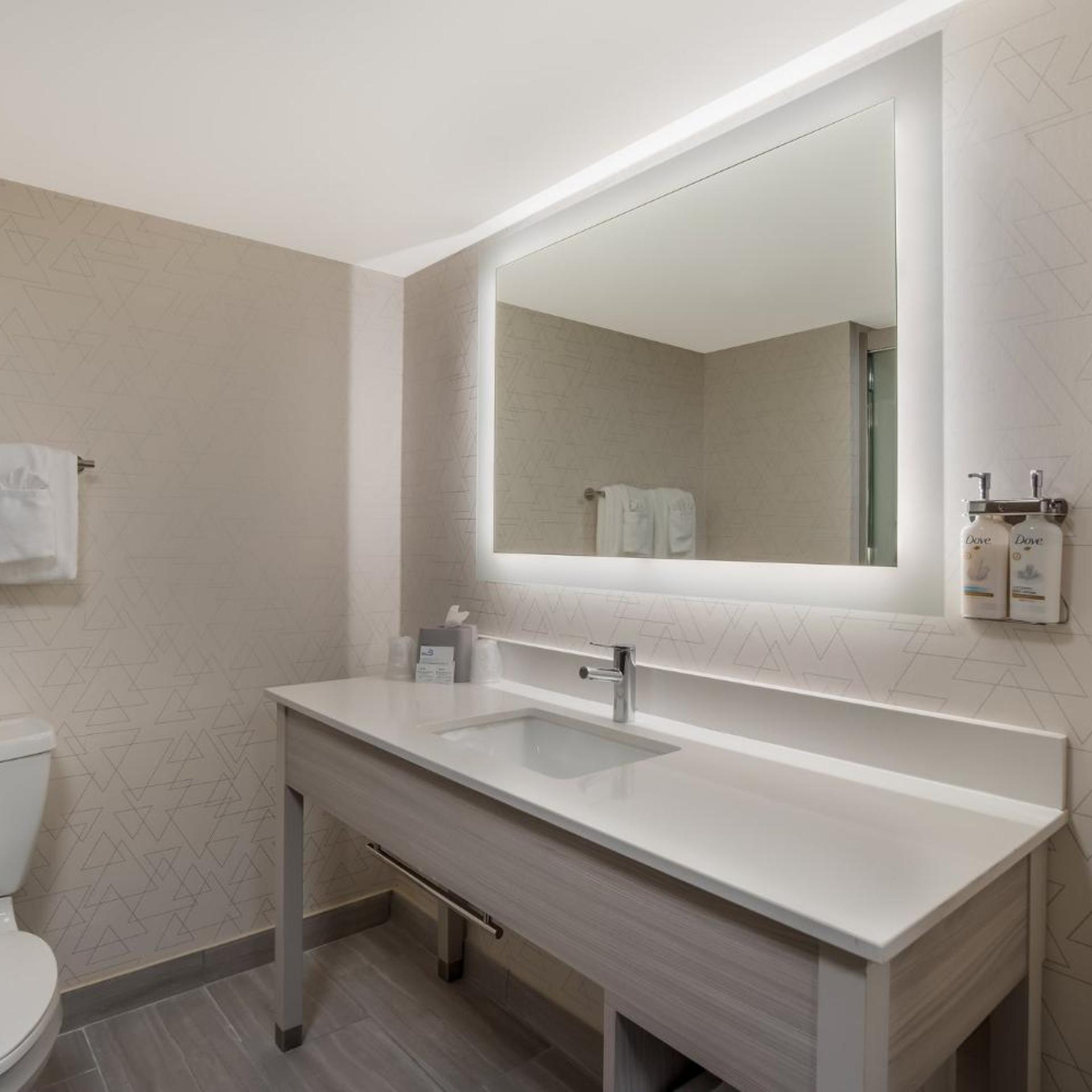holiday inn express and suites lexington by ihg