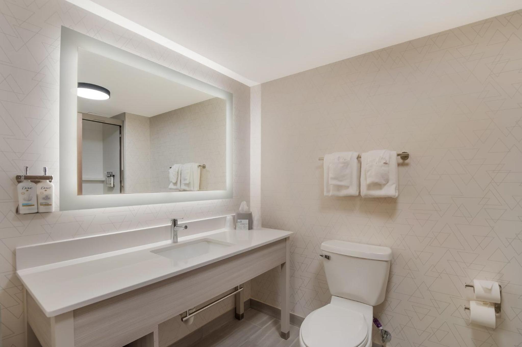 holiday inn express and suites lexington by ihg