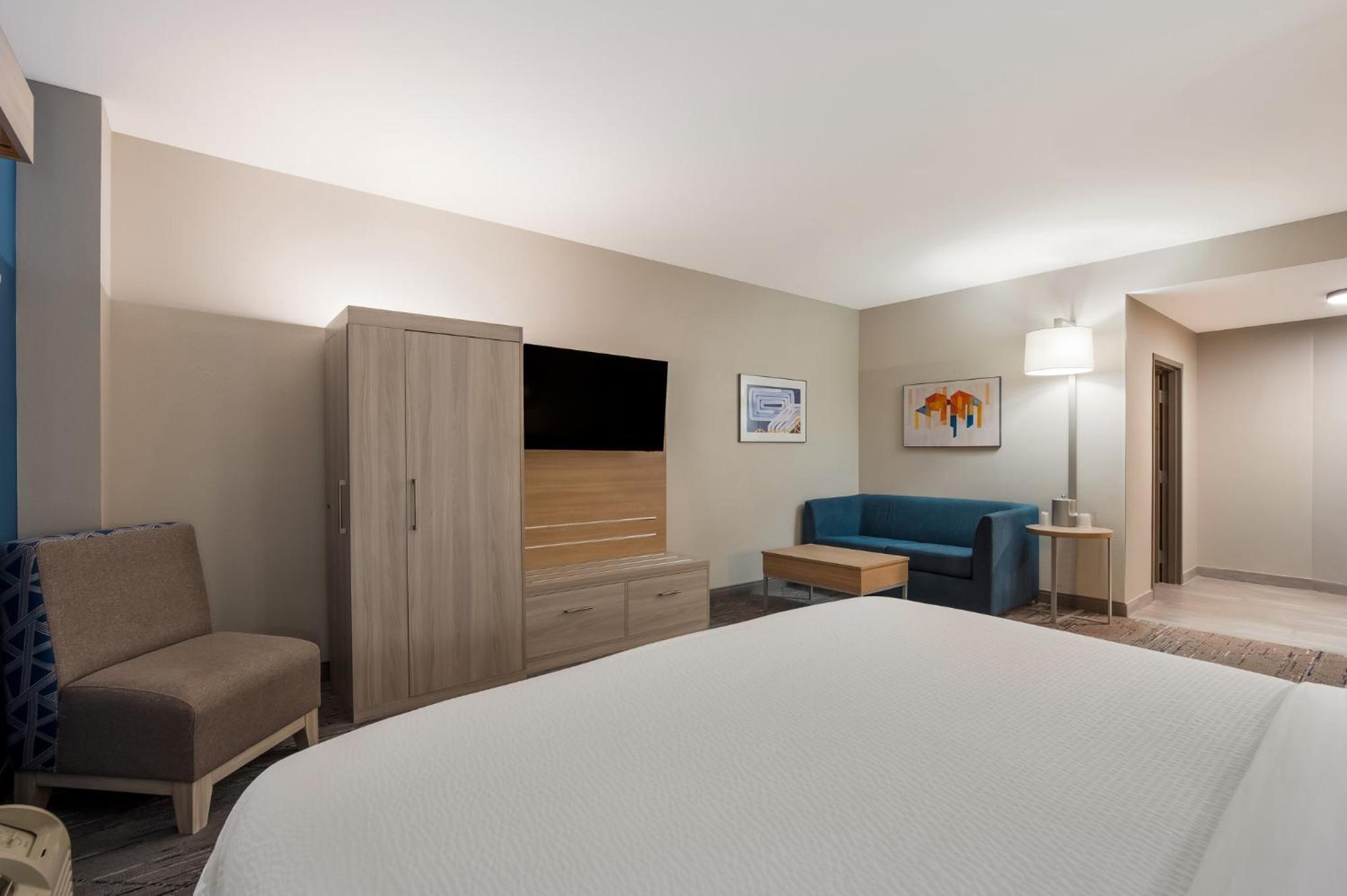 holiday inn express and suites lexington by ihg