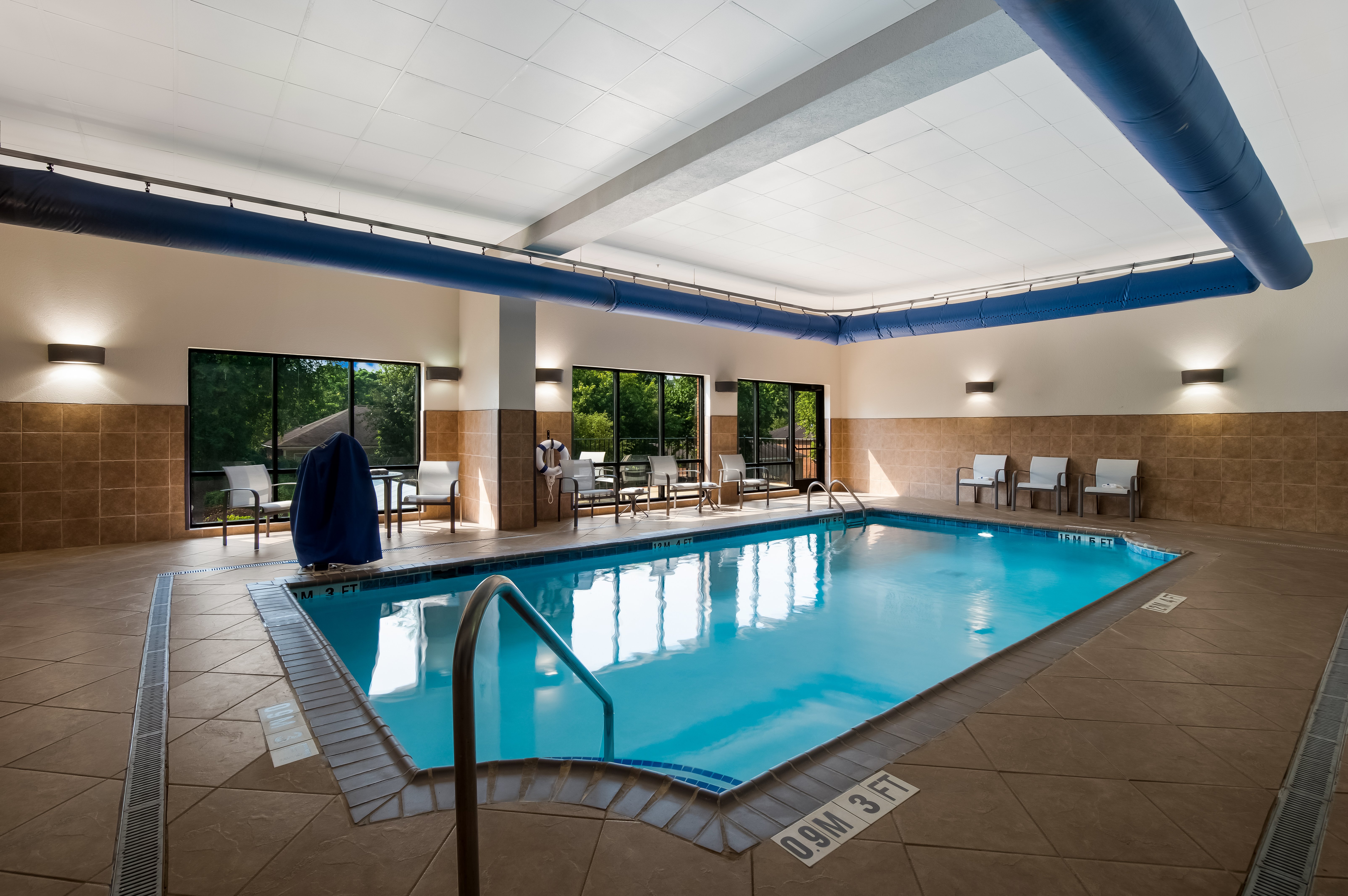 holiday inn express and suites lexington by ihg