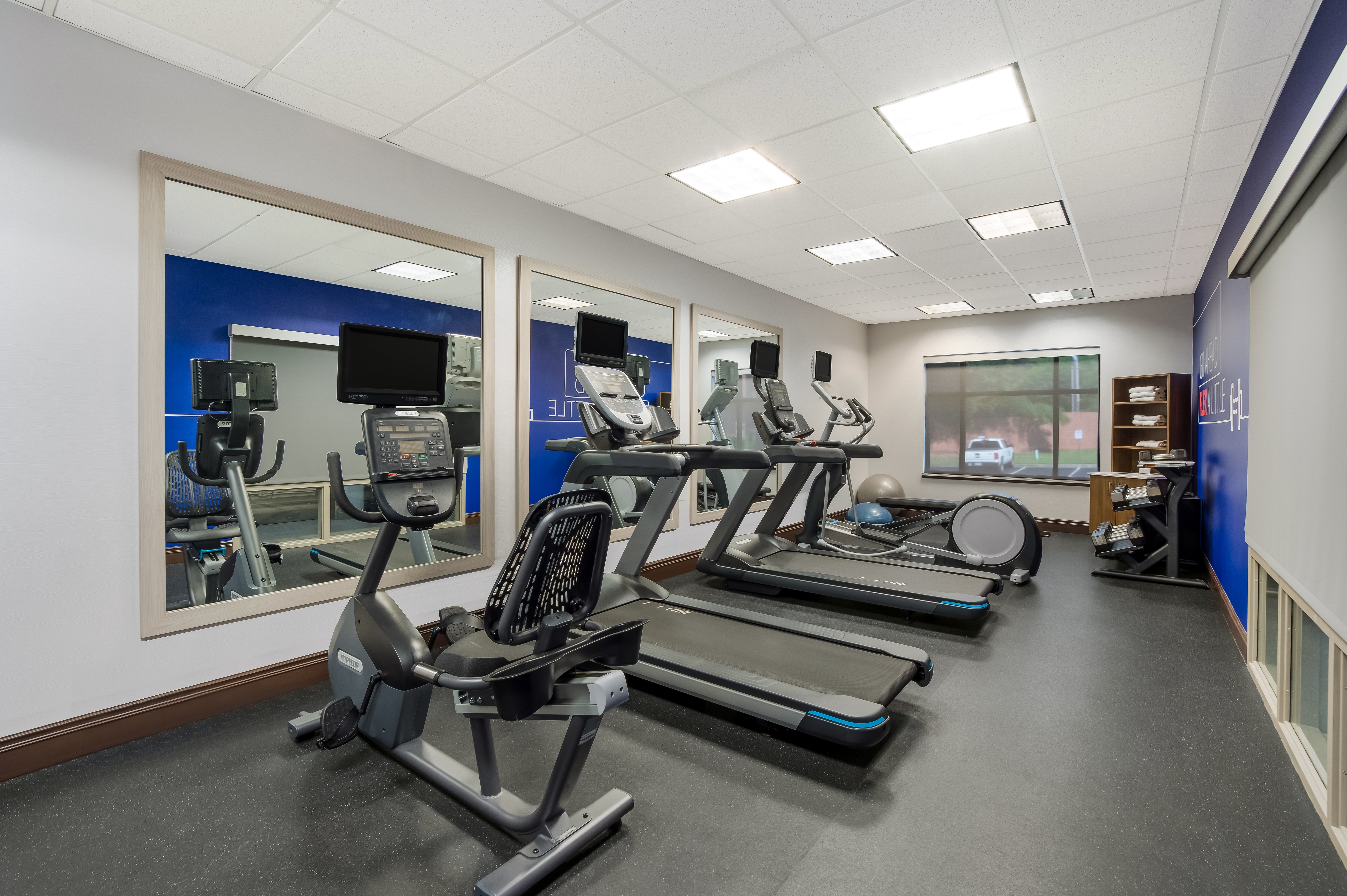 holiday inn express and suites lexington by ihg