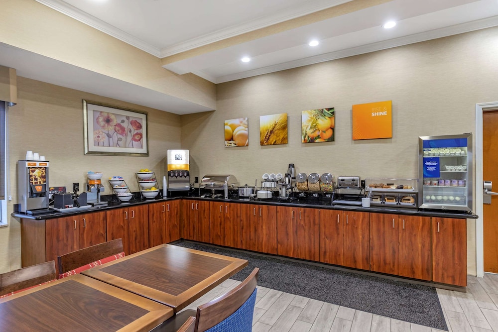 comfort inn and suites