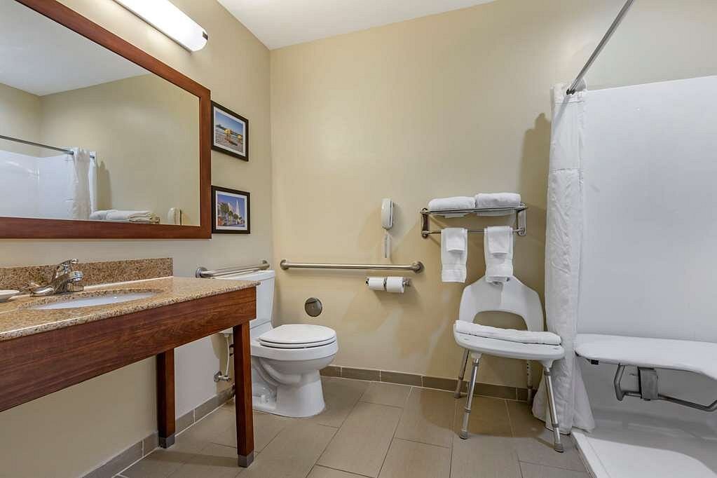 comfort inn and suites