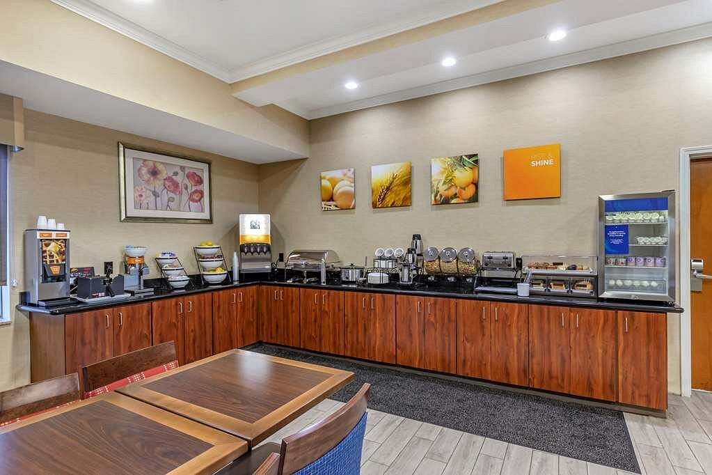 comfort inn and suites