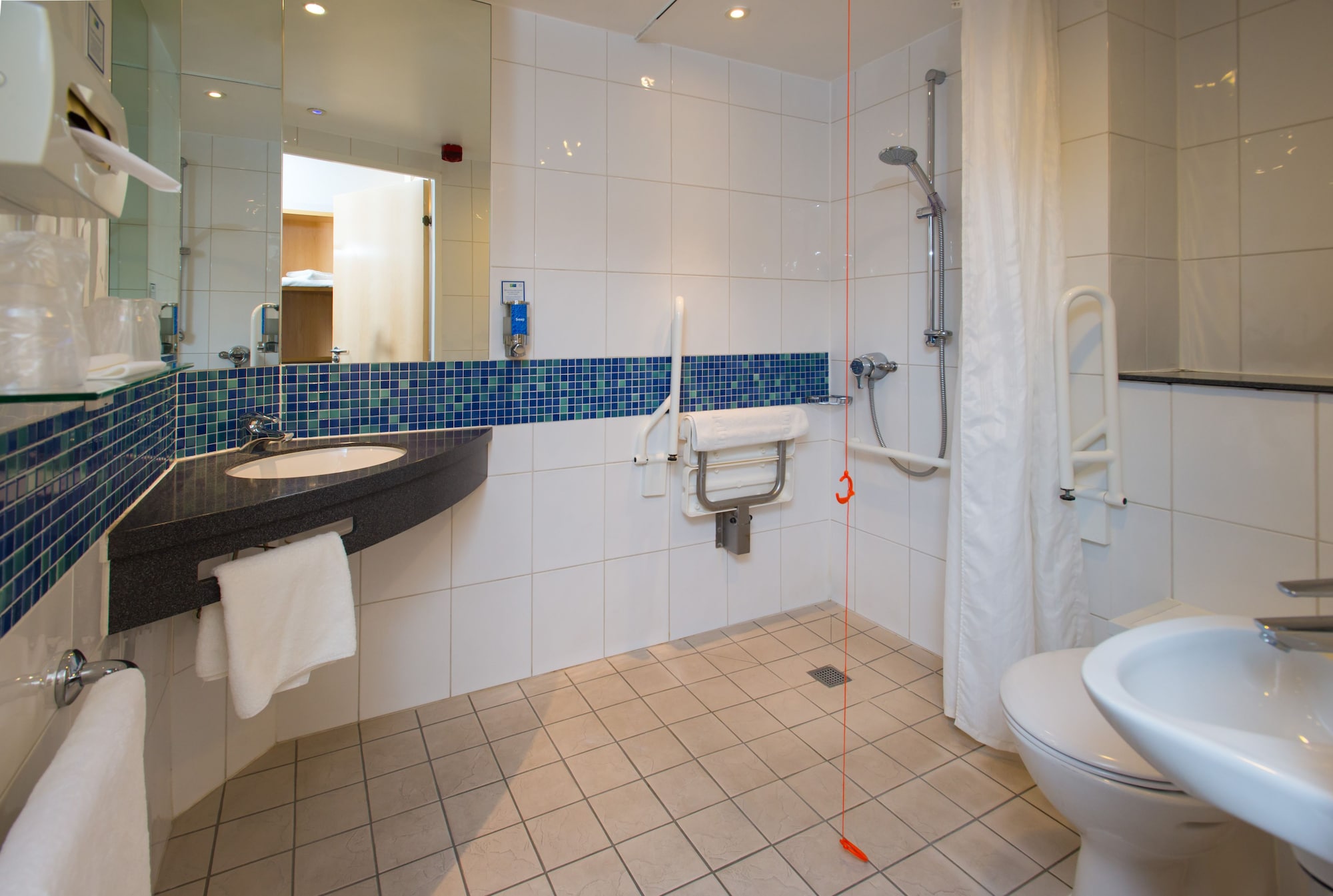 holiday inn express cambridge by ihg